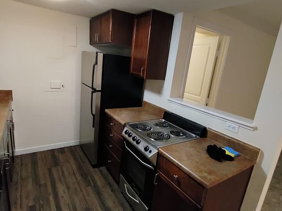 5th image of 1950 N Trenton St #137