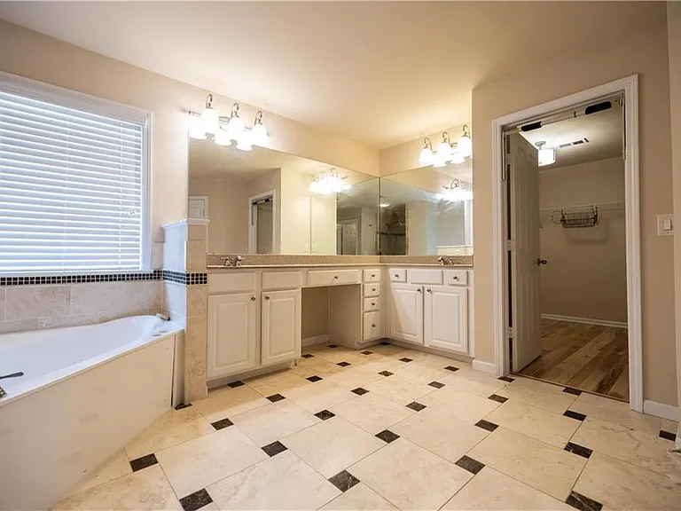 4962 Weathervane Dr — Photo 38