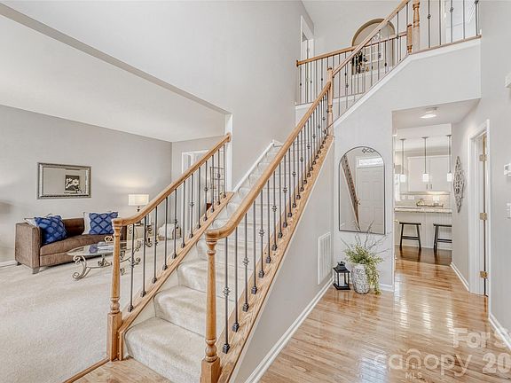 5th image of 4123 Meadowview Hills Dr