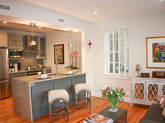 4th image of 503 Dunmore St Unit 201