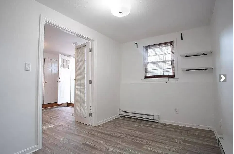 Building Photo - 35 Fort Ave #B