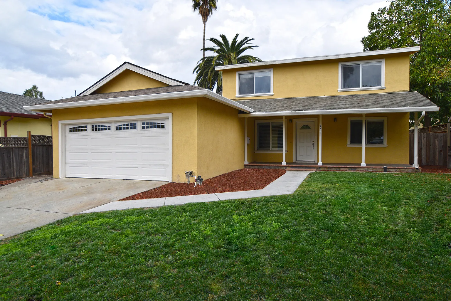 469 Waskow Dr photo 1