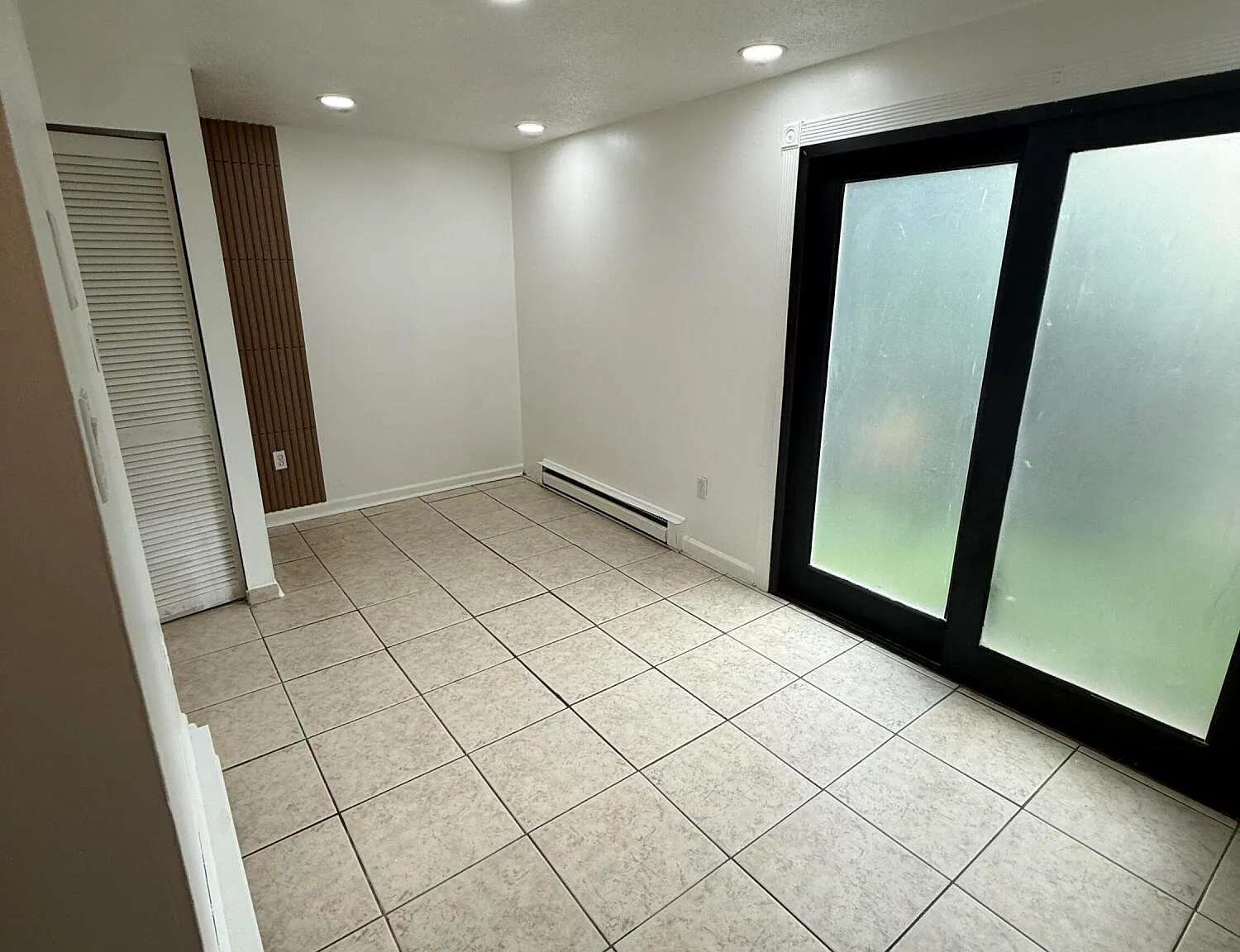 3 bed, 1.5 bath, 1080 sqft, $2,700 — Photo 4