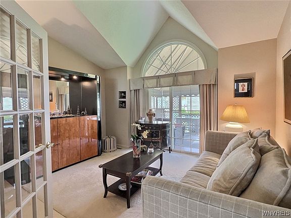 4th image of 16 Sugar Berry Ln