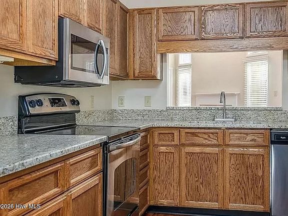 3rd image of 8031 Grey Oak Drive