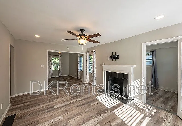 2874 Blount St — Photo 10