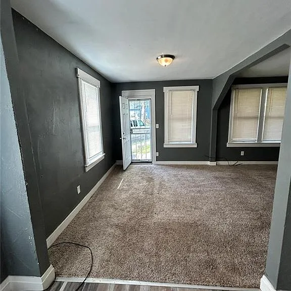 1130 E 68th St #1 — Photo 3