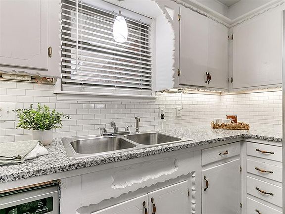 3rd image of 4721 Gina Pl