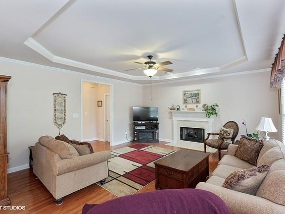 4th image of 339 Bay Hill Ct
