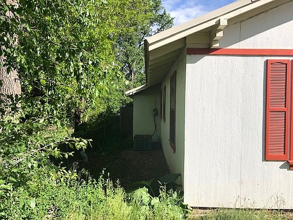 3rd image of 907 Lincoln Ave