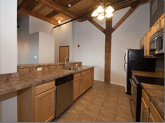 4th image of 2820 Detroit Ave APT 201