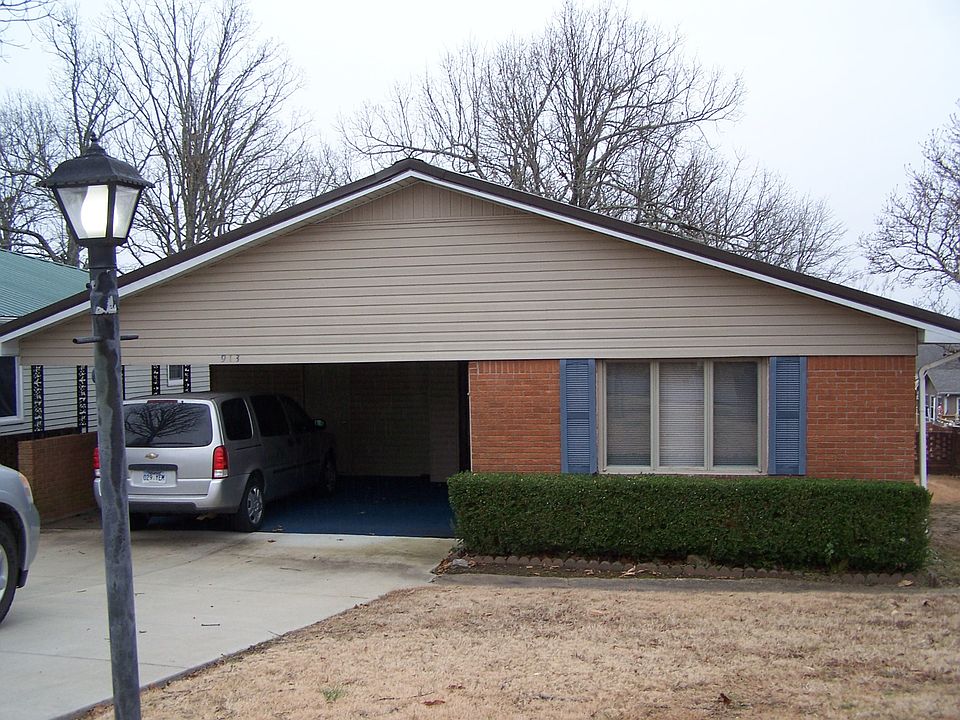 1st image of 913 N Manor Dr #H-b