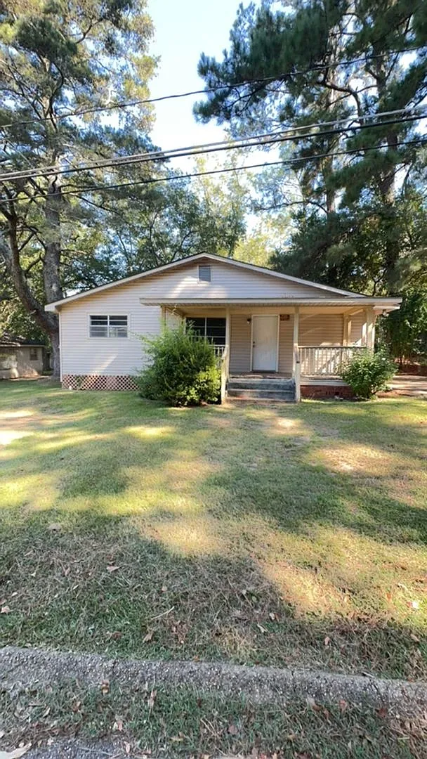 593 Perdue Place, Greenville — Photo 1