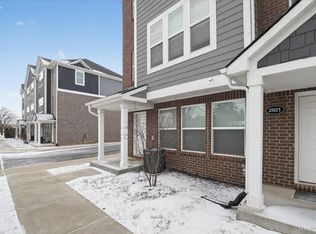 2925 Square Lake Ct, Troy, MI 48085