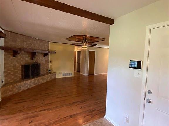 4th image of 2702 Veterans Ave