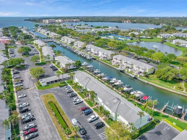4789 Coquina Key Dr SE, Saint Petersburg, FL 33705