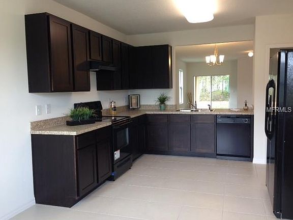 3rd image of 804 Parkmore Dr