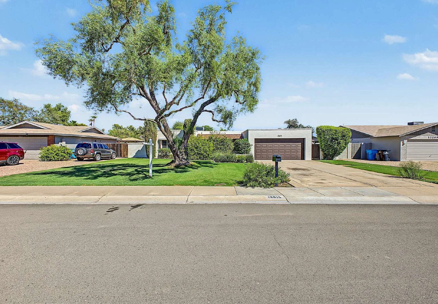 4 bed, 2.0 bath, 2059 sqft, $3,700 — Photo 4