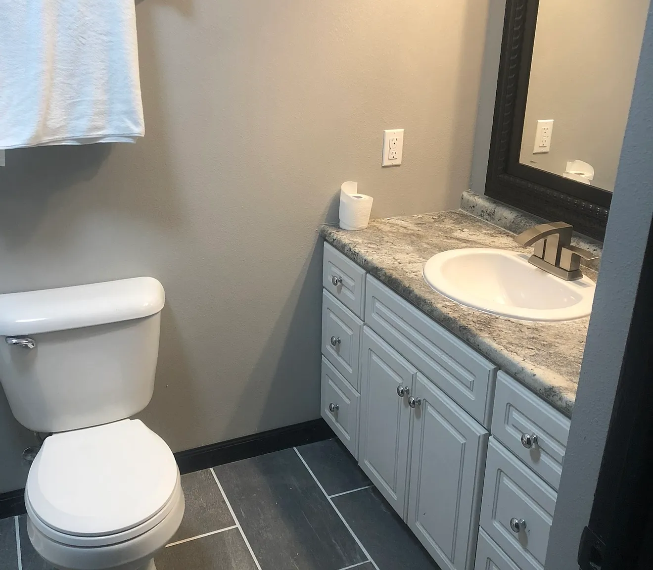 5 bed, 1948 sqft, $2,500 — Photo 4