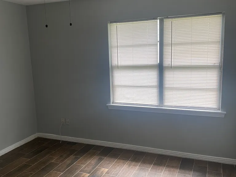 760 Parson Dr — Photo 5