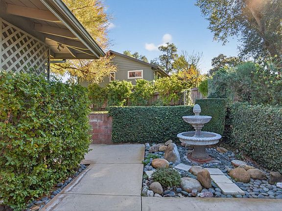 5th image of 203 Foothill Rd