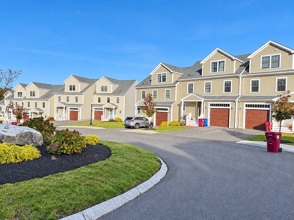 8 Blueberry Hill Ln #8