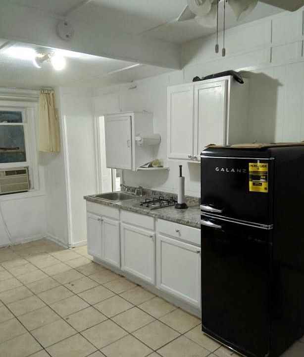 2nd image of 1231 Sunset Point Rd #A