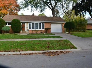 1187 1st St, Elgin, IL 60120