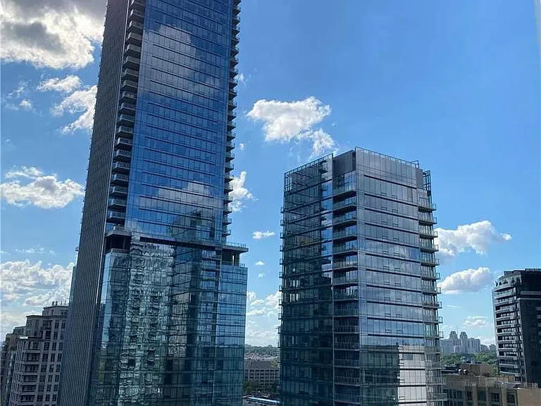 1 Yorkville Ave #1504 — Photo 11