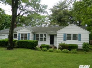43 Harned Rd, Commack, NY 11725