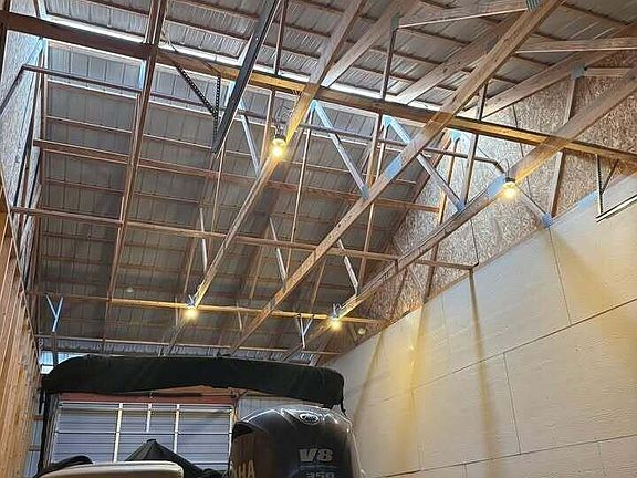 4th image of N Flint Rd