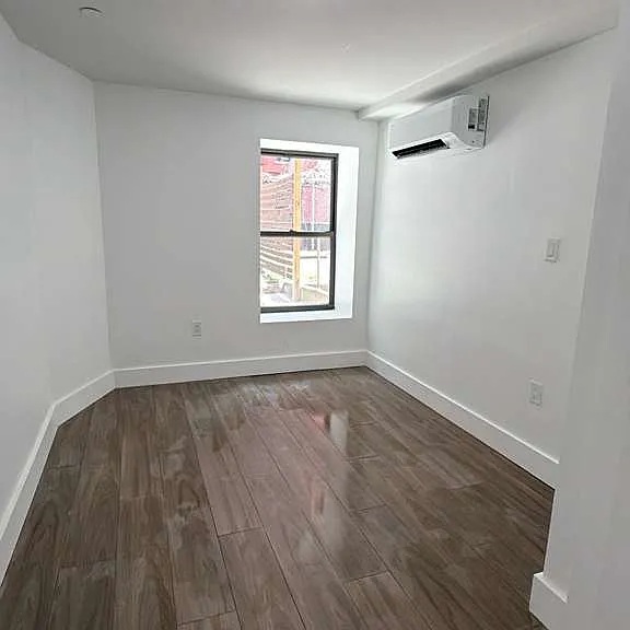 1678 Grand Ave — Photo 5