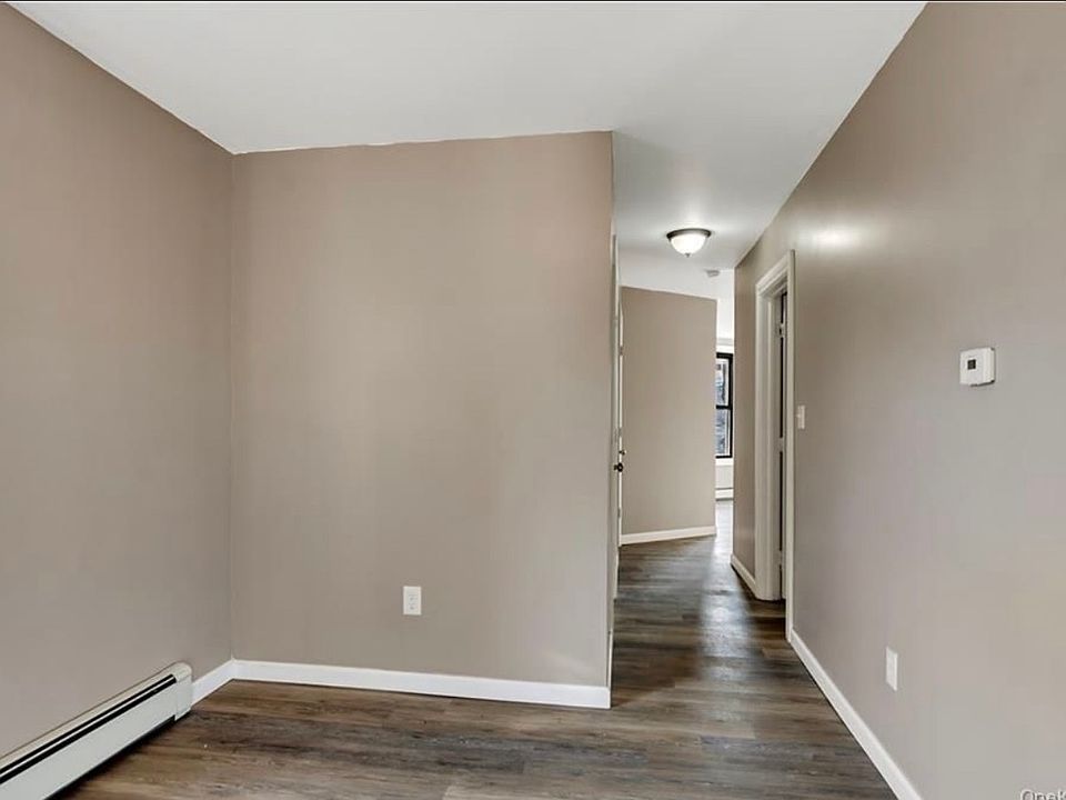 1st image of 23 Park Hill Ave APT 3