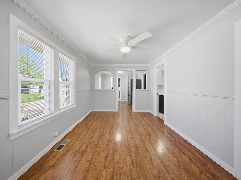 809 W Park Ave — Photo 4