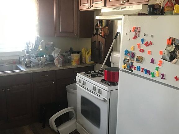 4th image of 16 Swain Ave