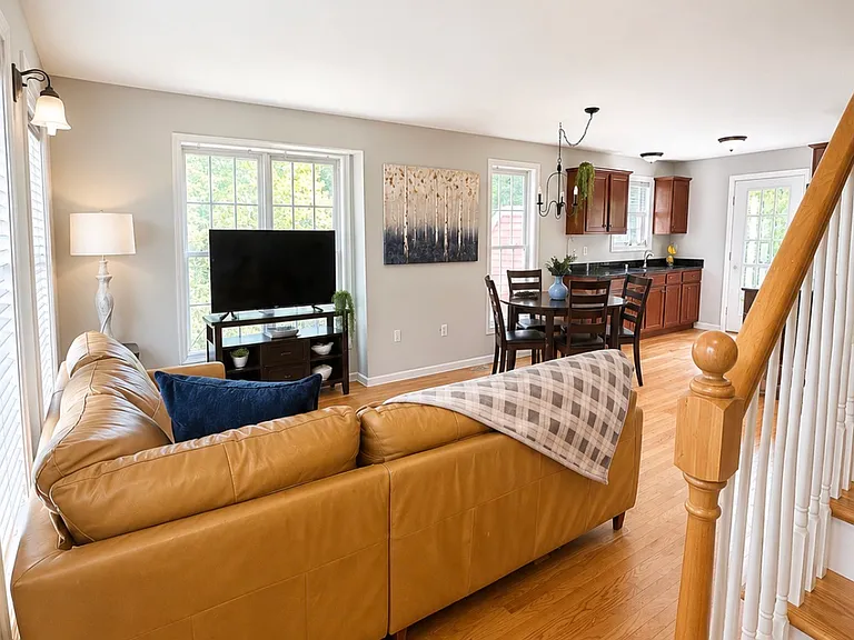 57 Dicandra Dr — Photo 4