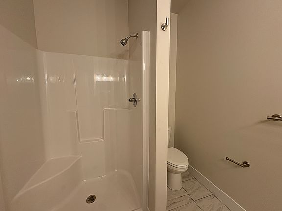 5th image of 1075 Red Apple Rd #B5