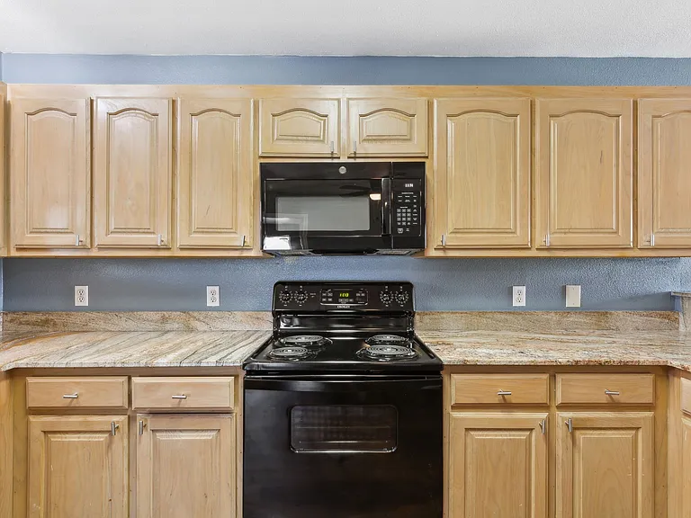 1502 Sharron Ct — Photo 27