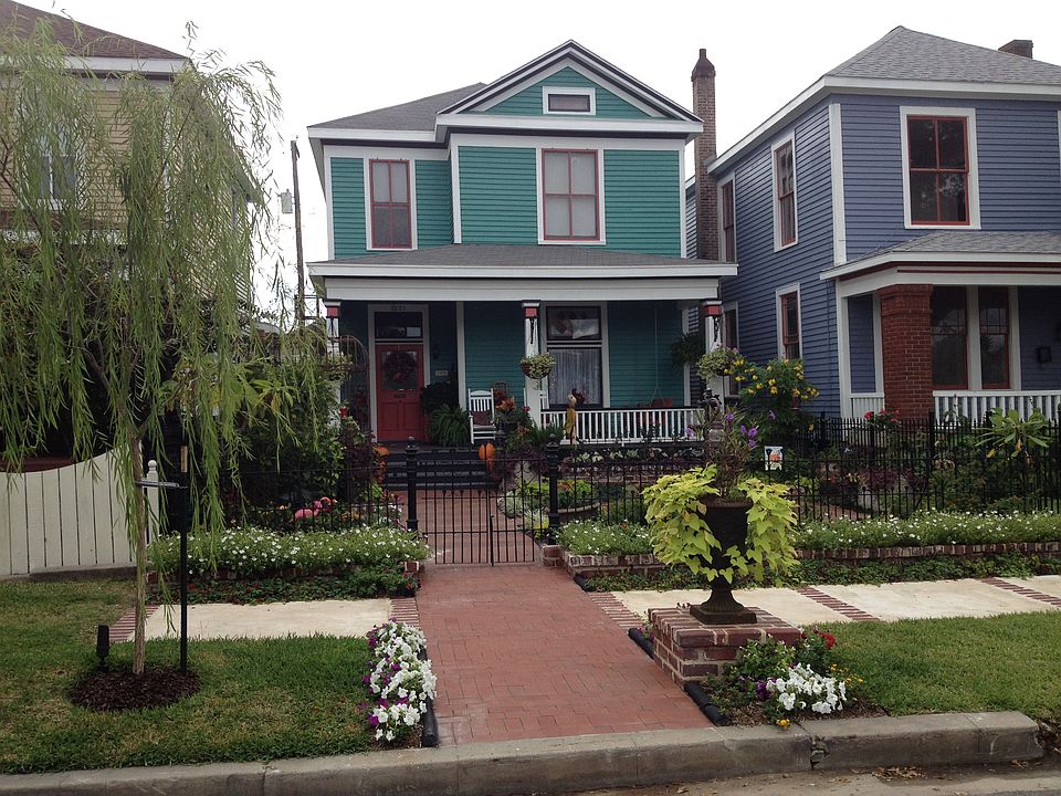 1st image of 1221 Winnie St