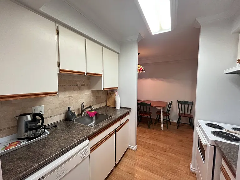 1825 W 8th Ave #101 — Photo 10