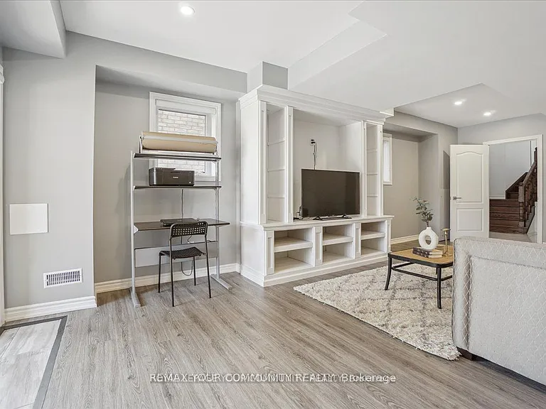 2172 Dawson Cres — Photo 28