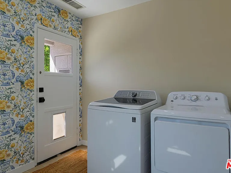 4147 Marcasel Ave — Photo 37
