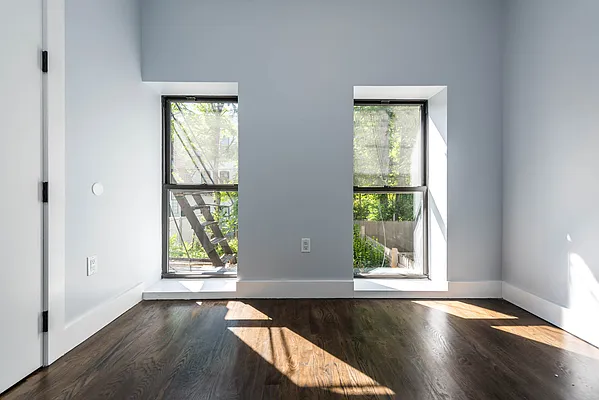 Rented by Nooklyn NYC LLC | media 37