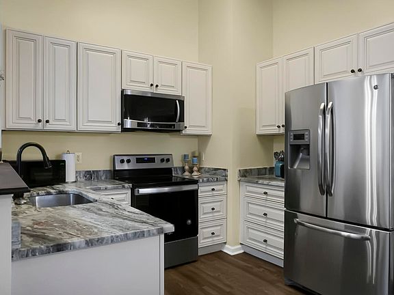 5th image of 8330 Whitehaven Dr