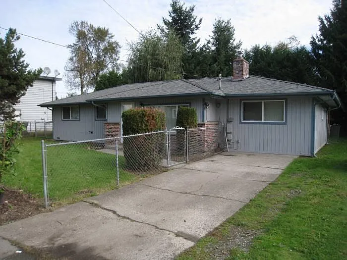 2324 Aberdeen Ave NE photo 1