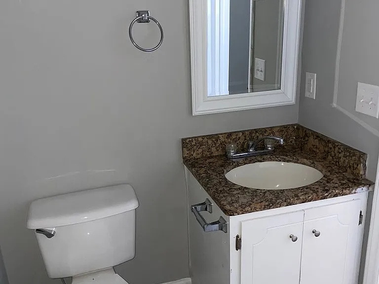 732-740 Hammer Ave #806 — Photo 10