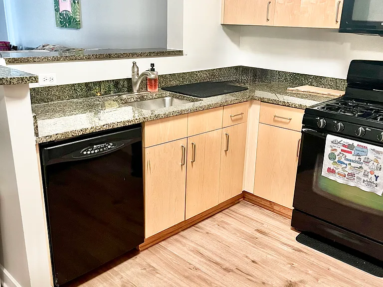 1000 New Jersey Ave SE #703 — Photo 16