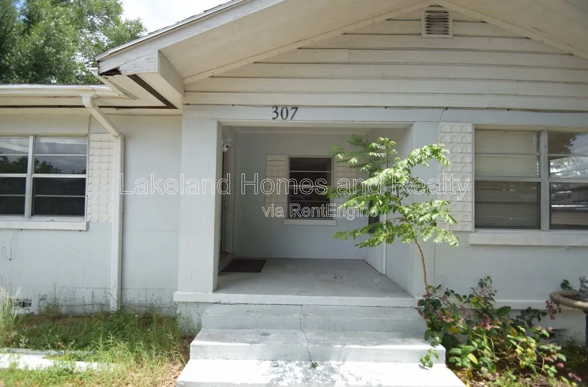 3 bed, 1.0 bath, 1335 sqft, $1,695 — Photo 4