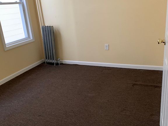 4th image of 38 N 22nd St Floor 1