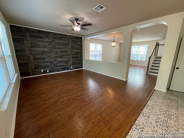 3 bed, 2.5 bath, 2550 sqft, $1,795 — Photo 4